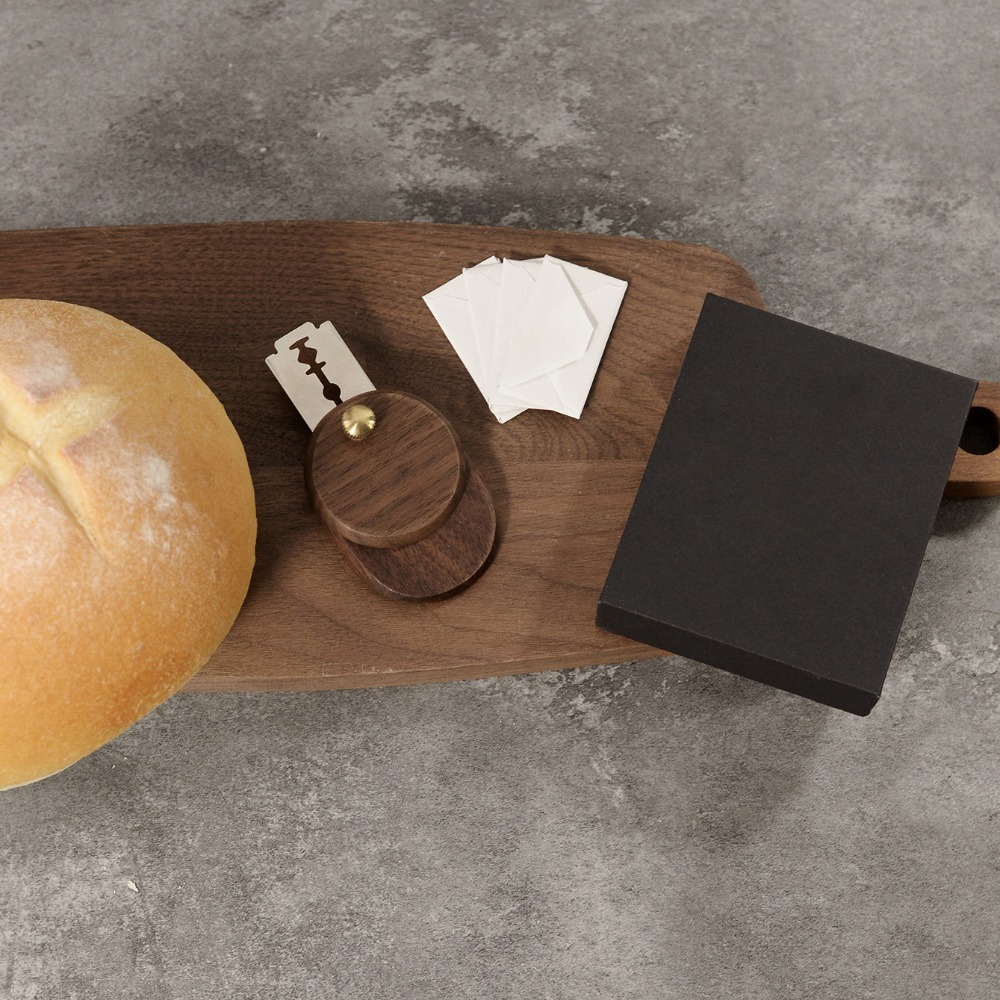 Bread Lame Scoring - มีดตัดแป้งแบบพับได้พร้อมด้ามจับไม้ ใบมีดถอดเปลี่ยนได้ 5 ใบ เครื่องมือตัดแป้งแบบมืออาชีพ สไตล์วินเทจสำหรับขนมปังซาวโดว์